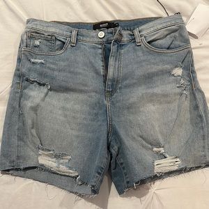 Hudson size 32 Devon high rise biker short in light denim, never worn